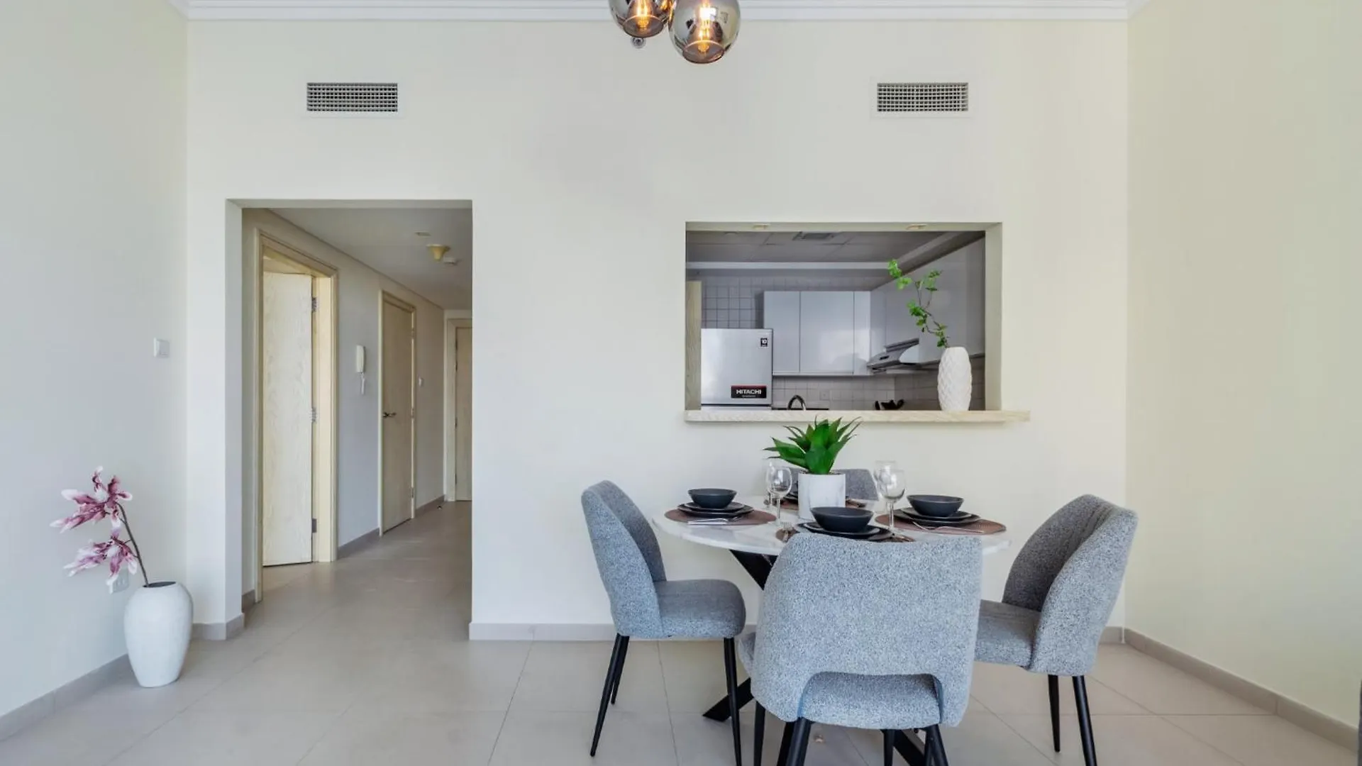 Apartament Classic Retreat In Jbr With Private Beach Access Dubaj