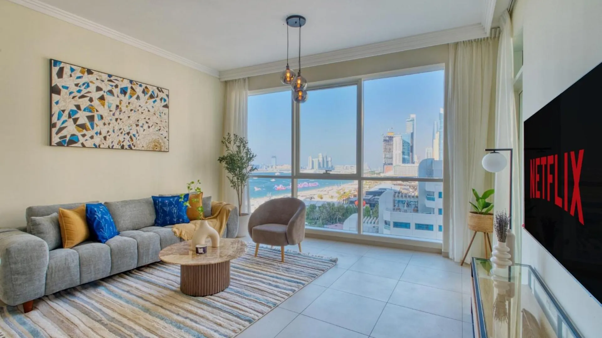 Classic Retreat In Jbr With Private Beach Access Dubaj Apartament
